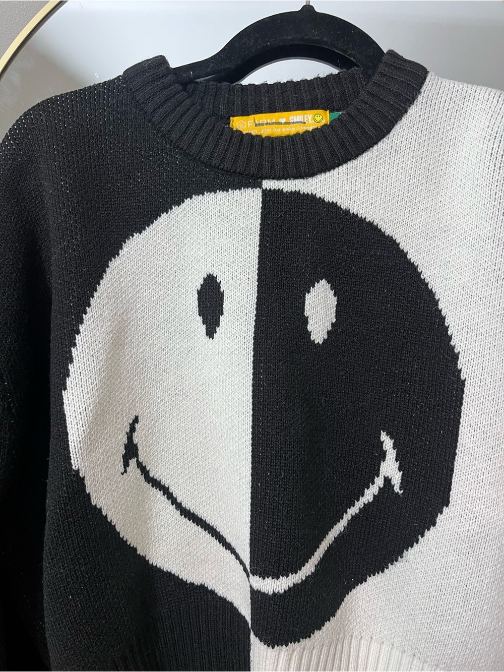 Smiley Icon Sweater
Farm Rio - Picture 5 of 12